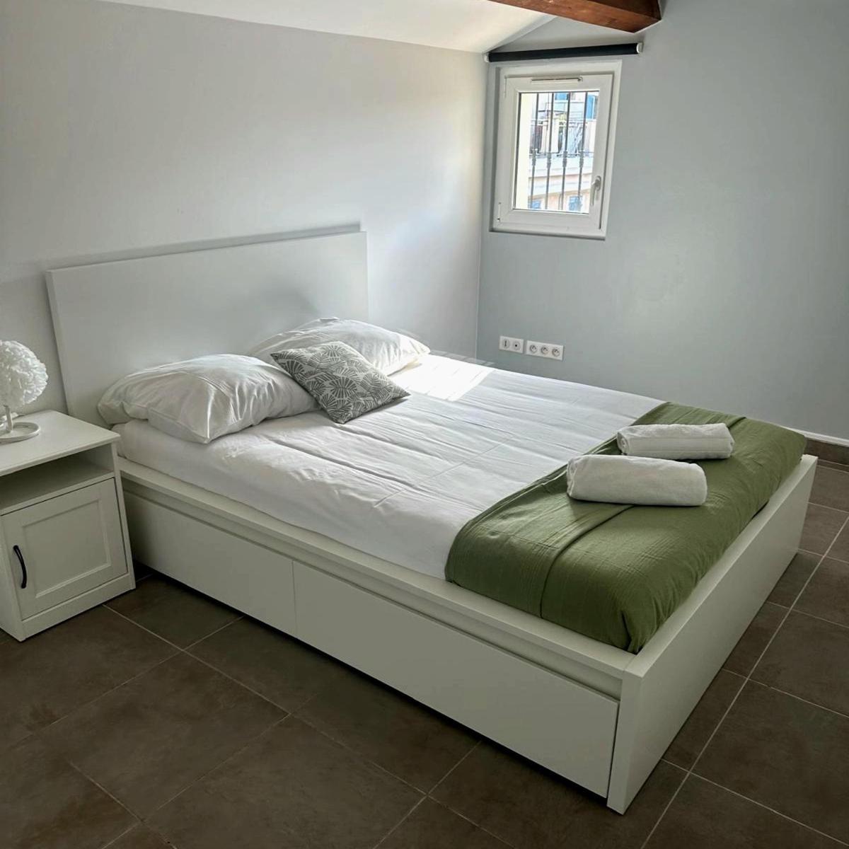 T3 Duplex Sous Les Toits De Panier Vieux Port * Marseille