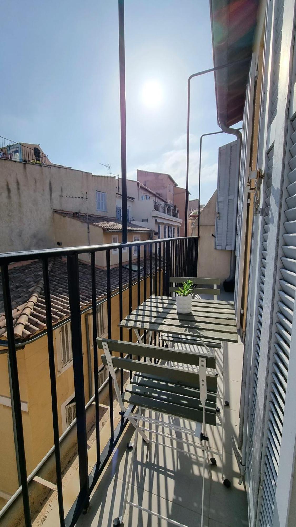Apartment T3 Duplex Sous Les Toits De Panier Vieux Port Marseille
